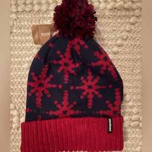 Brand new with tags Patagonia Powder Town Beanie Oxide Red